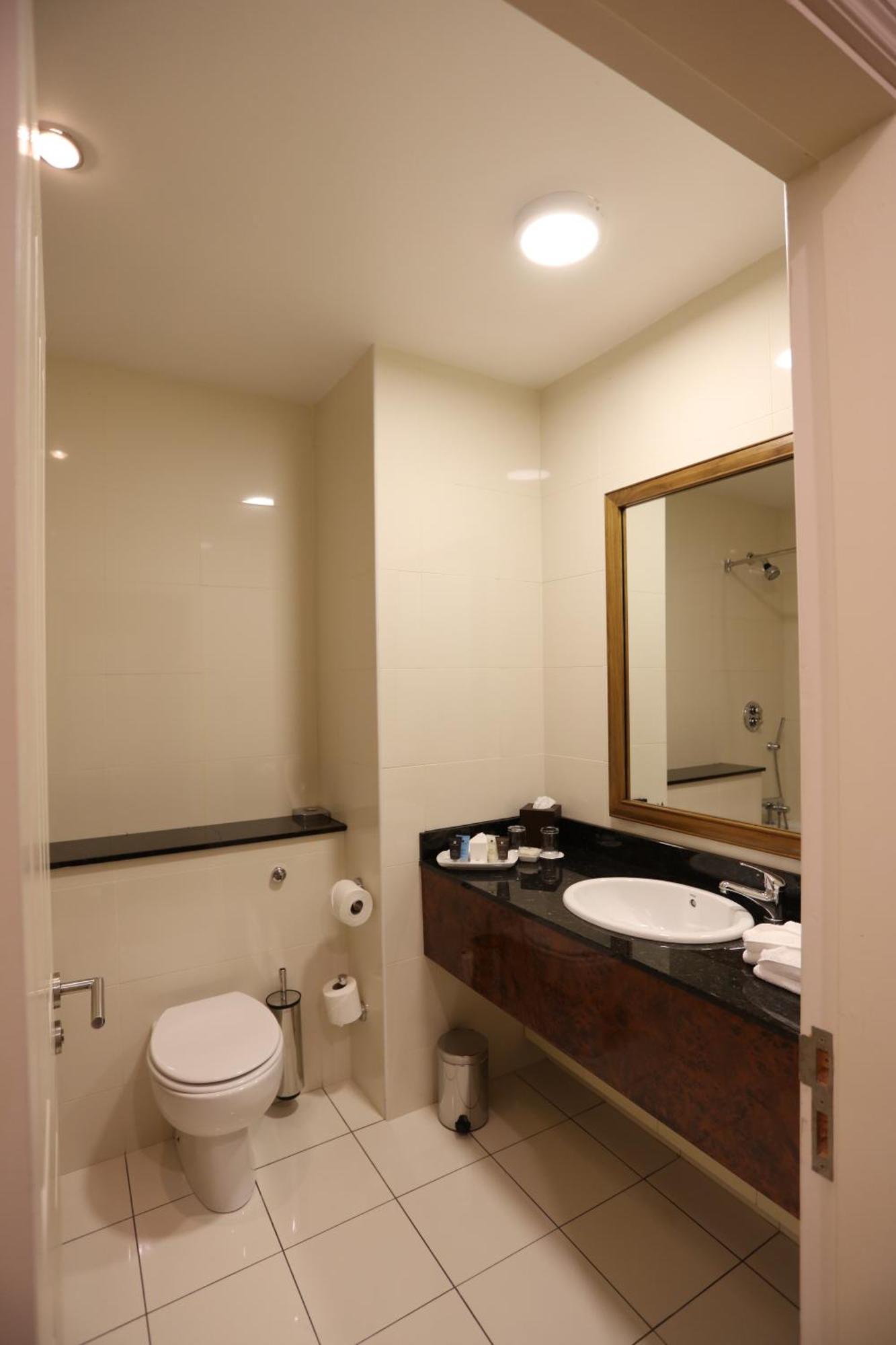Vaughan Lodge Hotel Lahinch Buitenkant foto