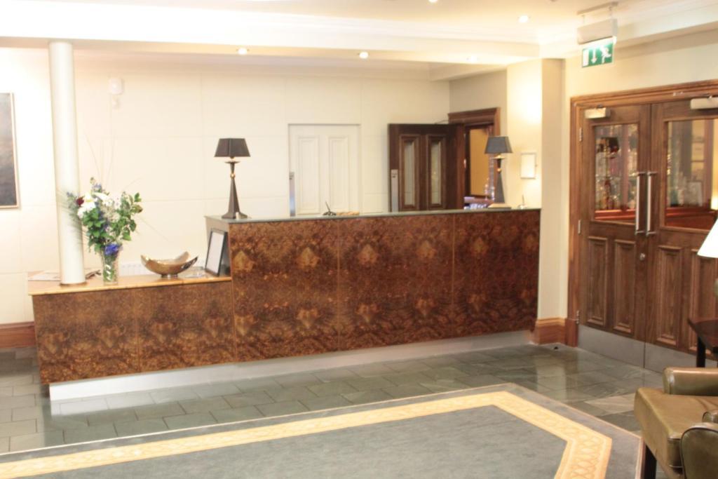 Vaughan Lodge Hotel Lahinch Buitenkant foto