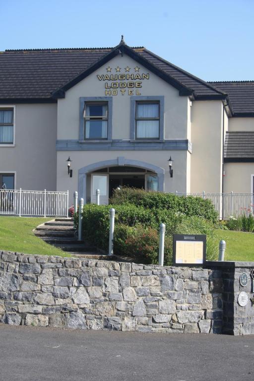 Vaughan Lodge Hotel Lahinch Buitenkant foto