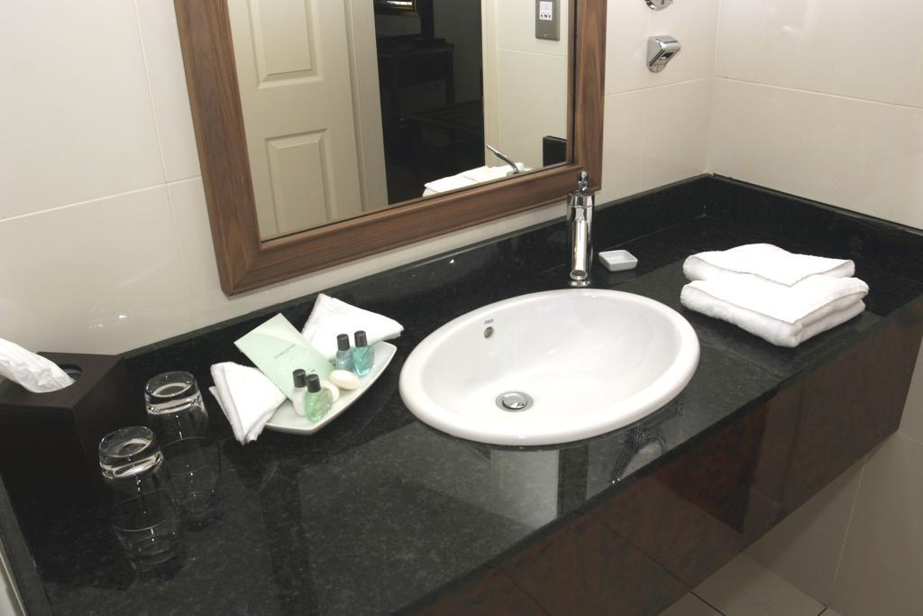 Vaughan Lodge Hotel Lahinch Buitenkant foto