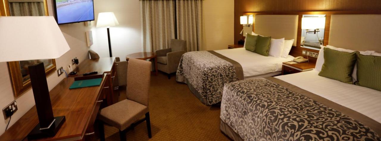 Vaughan Lodge Hotel Lahinch Buitenkant foto