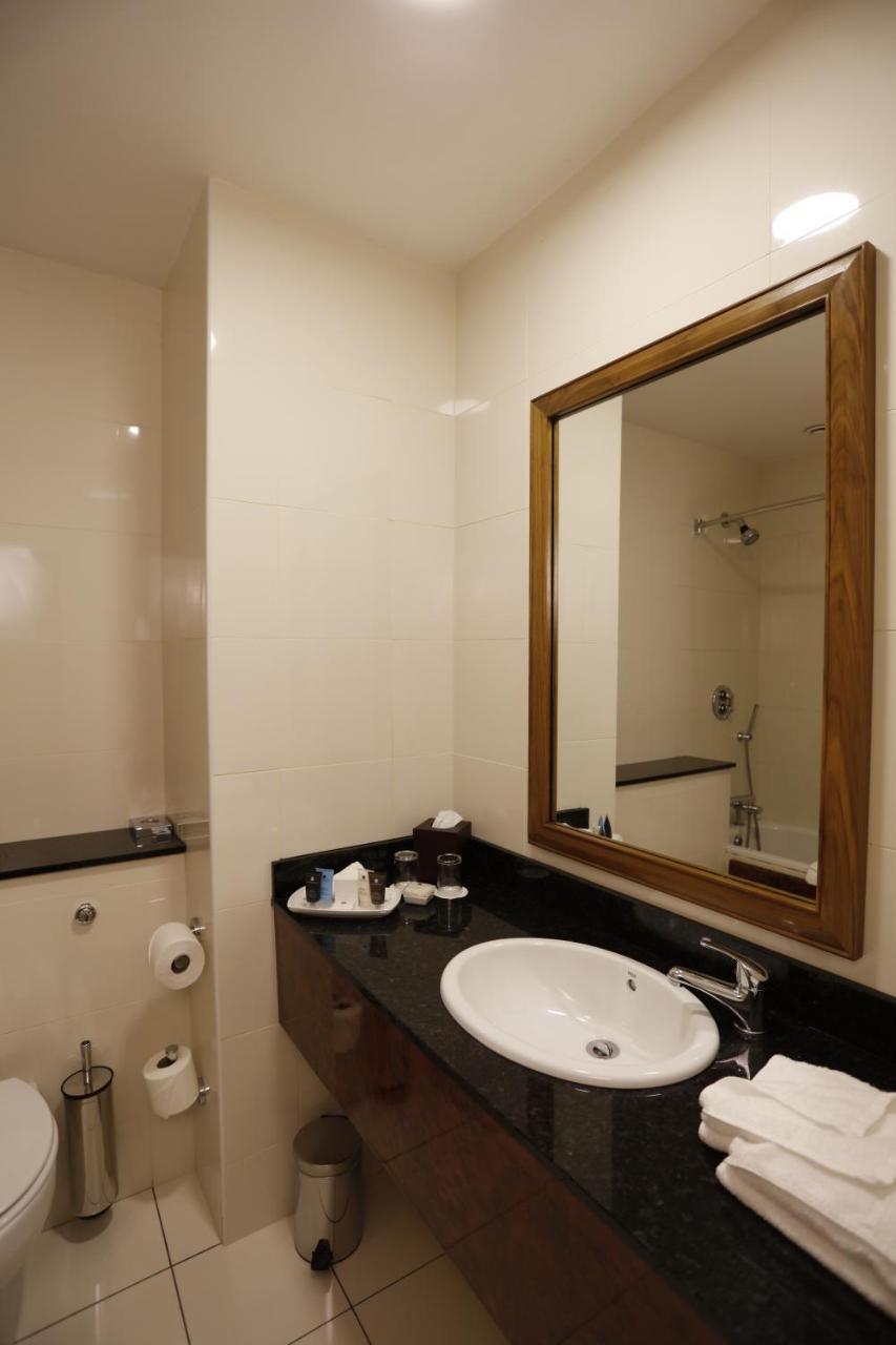 Vaughan Lodge Hotel Lahinch Buitenkant foto